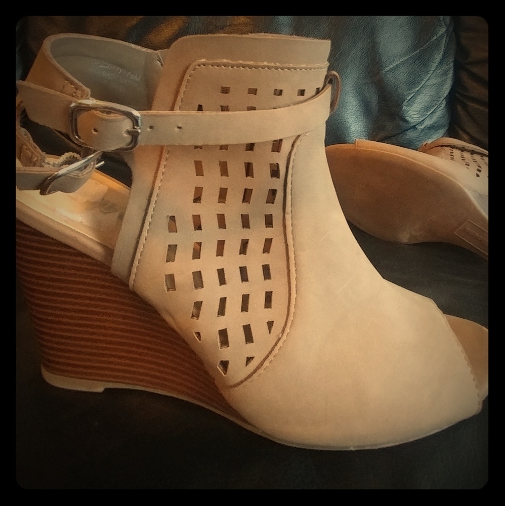 Dollhouse Tan Wedges